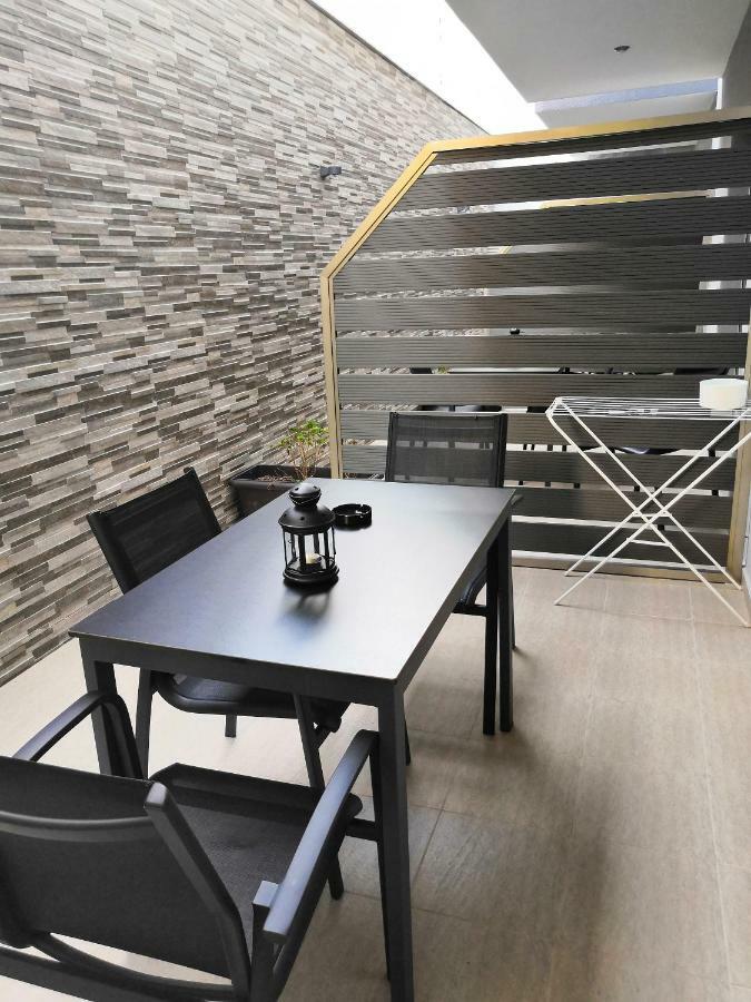 Oasis Apartment Сарти Екстериор снимка