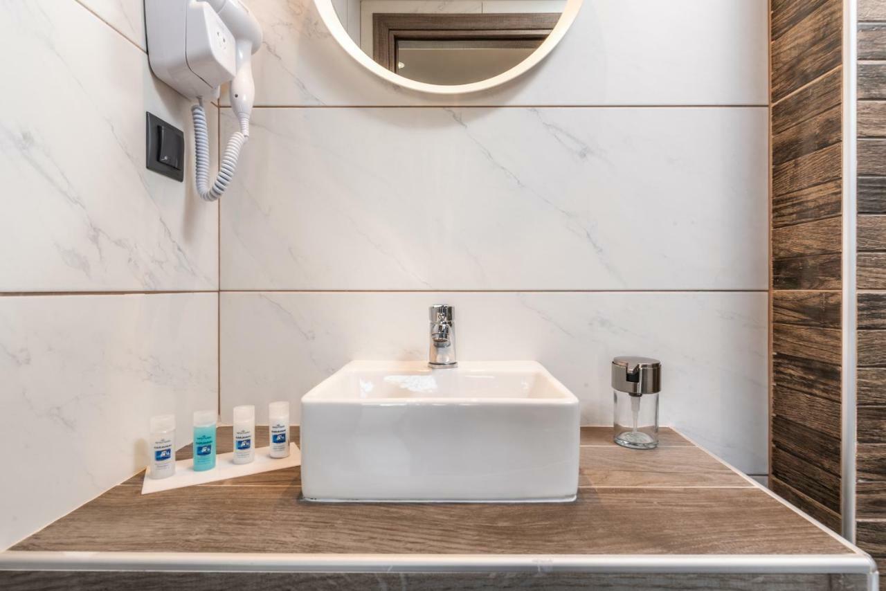 Oasis Apartment Сарти Екстериор снимка